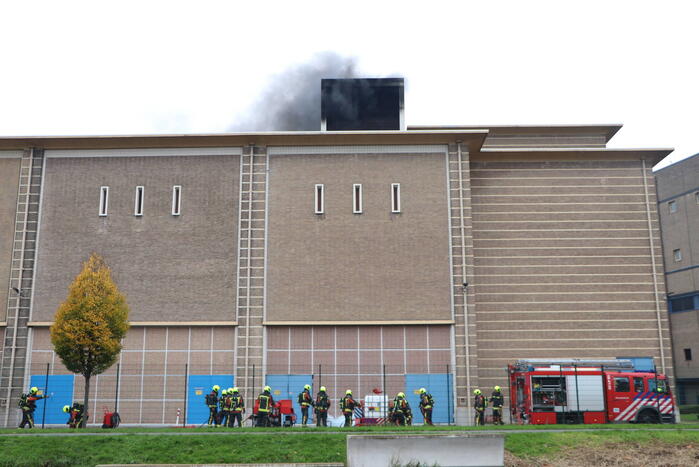 Flinke rookontwikkeling bij brand in hoogspanningscentrale