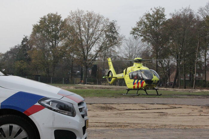 Veel hulpdiensten naar basisschool