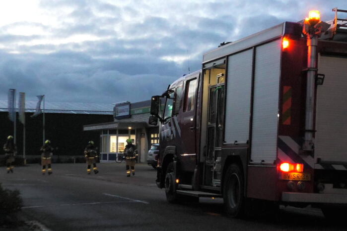 Brandweer doet onderzoek naar rookontwikkeling