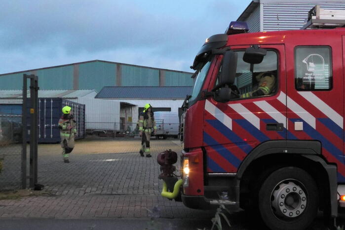 Brandweer doet onderzoek naar rookontwikkeling