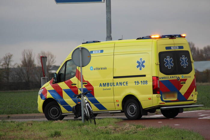 Automobilist en fietser in botsing