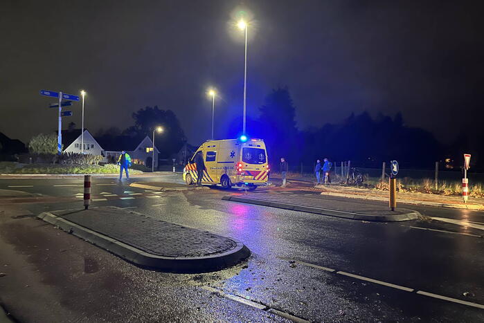 Fietser aangereden door auto