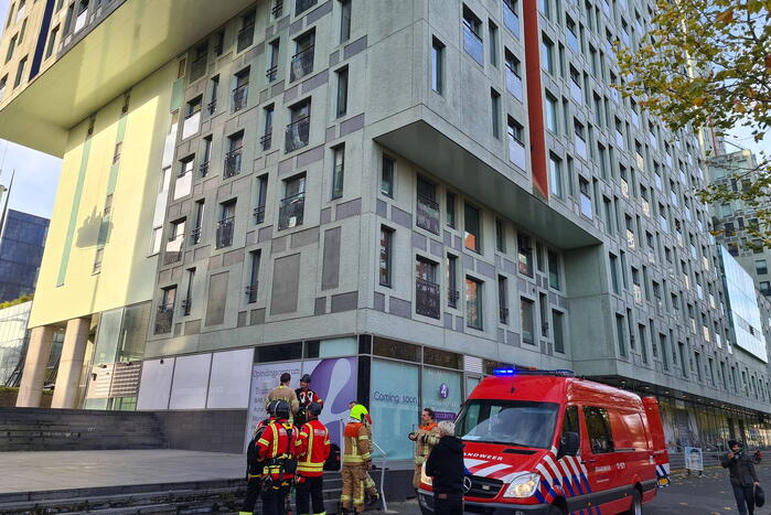 Glazenwassers door defecte lift vast op 5 hoog