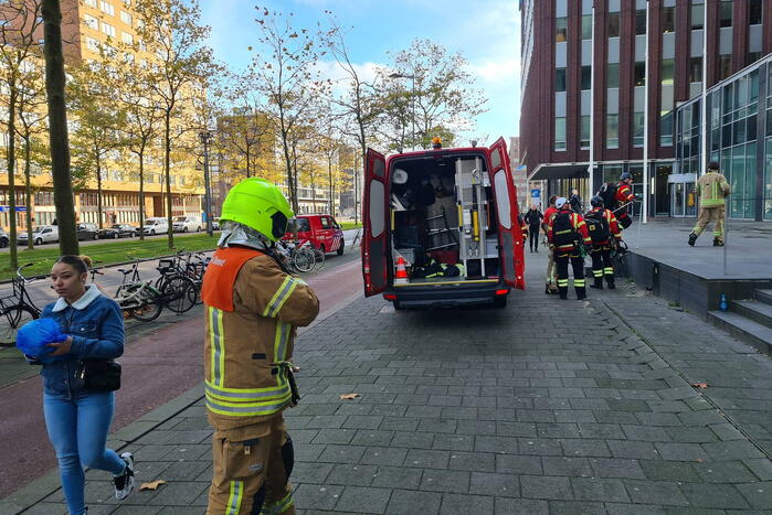 Glazenwassers door defecte lift vast op 5 hoog