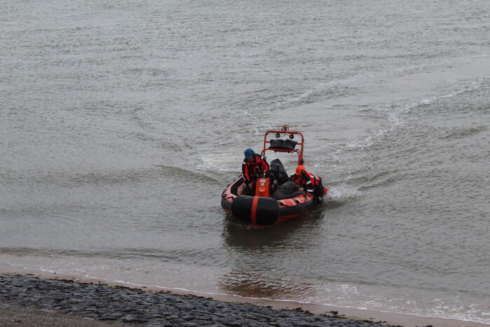 Vrouw uit het water gehaald