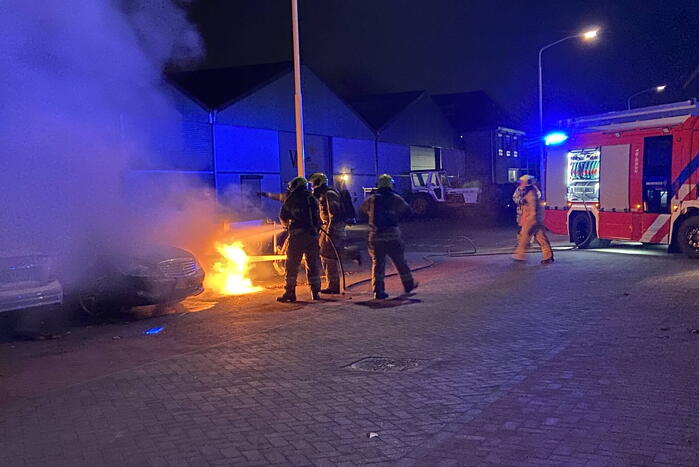 Personenauto verwoest door brand