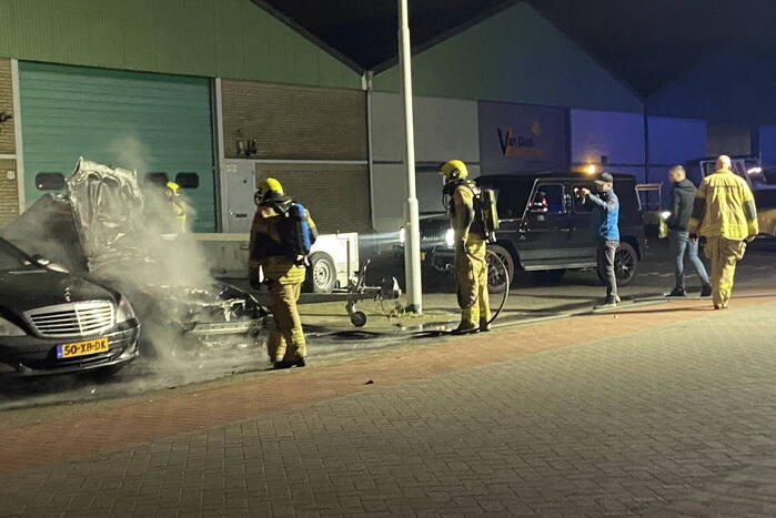 Personenauto verwoest door brand