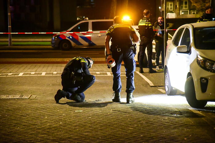 Man zwaargewond bij schietpartij naast cafe