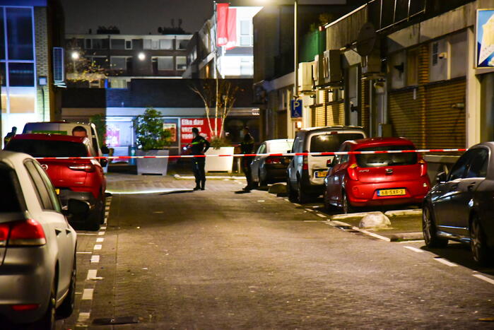 Man zwaargewond bij schietpartij naast cafe