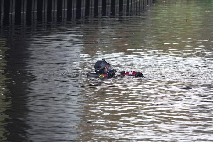 Grote zoekactie na melding persoon te water