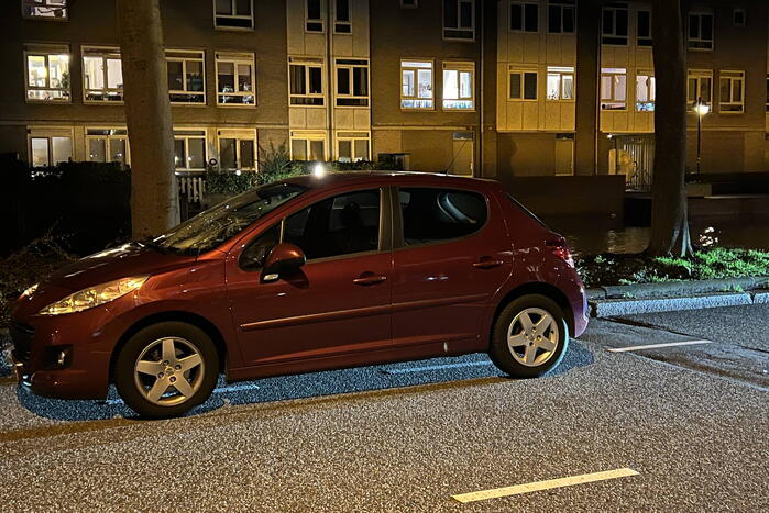 Voetganger geschept door personenauto
