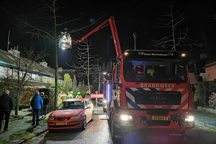 Brand in schoorsteen van woning