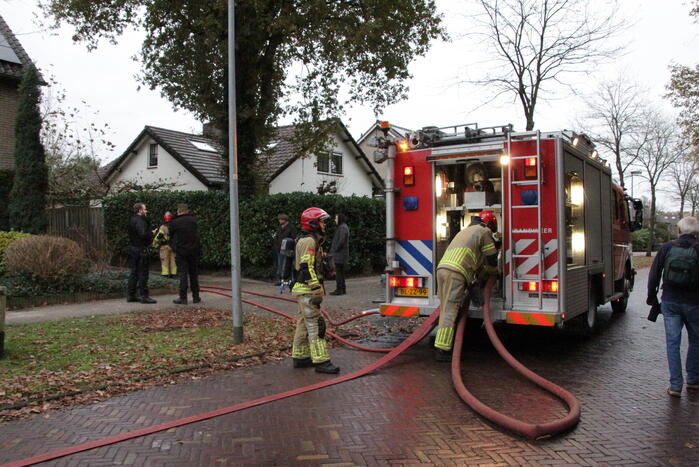 Motor in brand in garage van woning