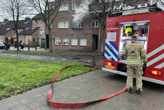 Korte uitslaande brand in woning