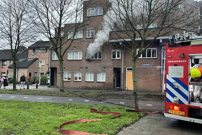 Korte uitslaande brand in woning