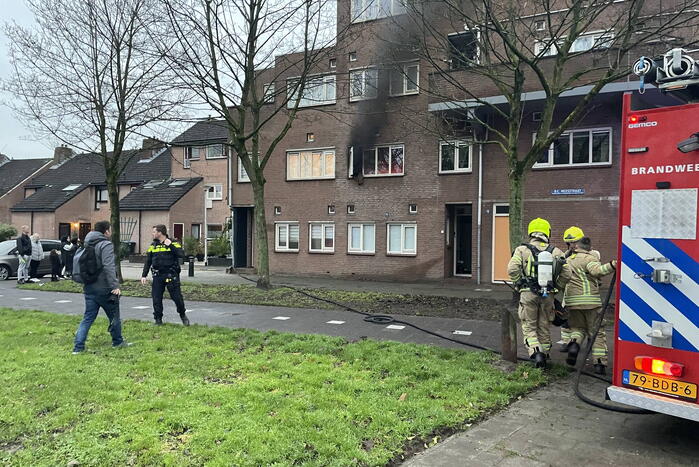 Korte uitslaande brand in woning