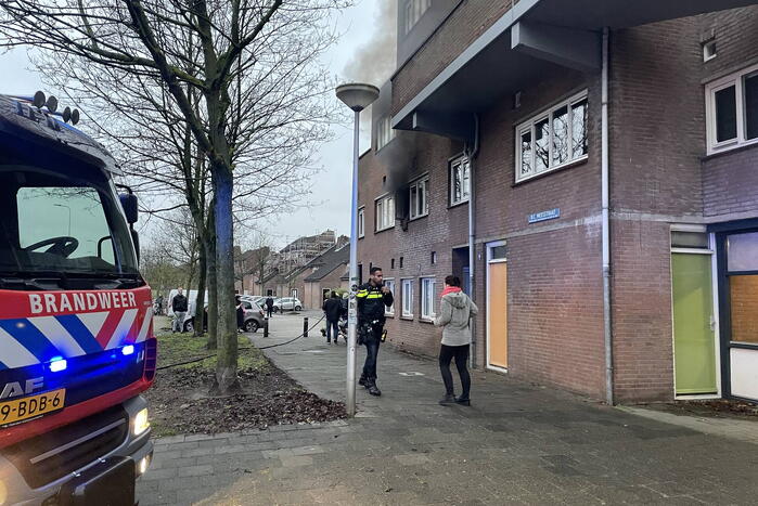 Korte uitslaande brand in woning