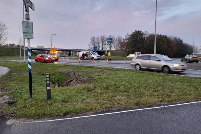 Flinke file door botsing tussen twee voertuigen