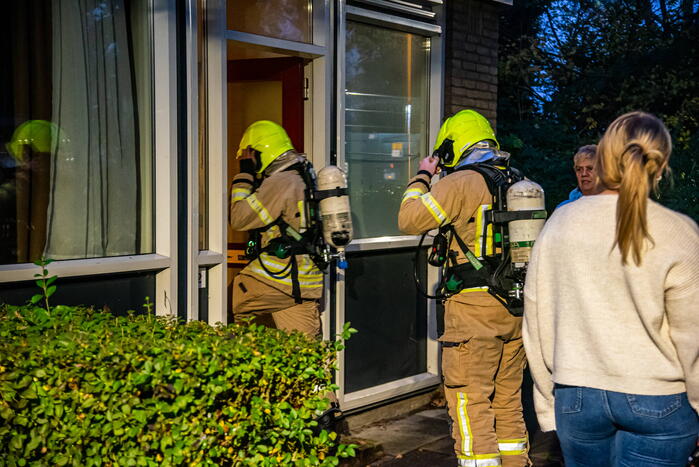 Rookontwikkeling door pannetje op het vuur