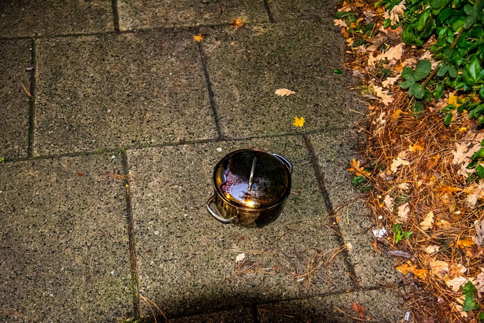 Rookontwikkeling door pannetje op het vuur