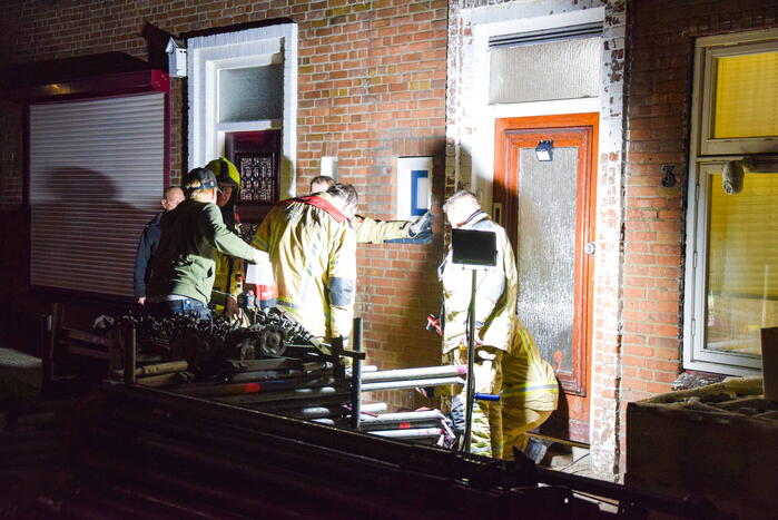 Flinke gaslekkage in voortuin van woning