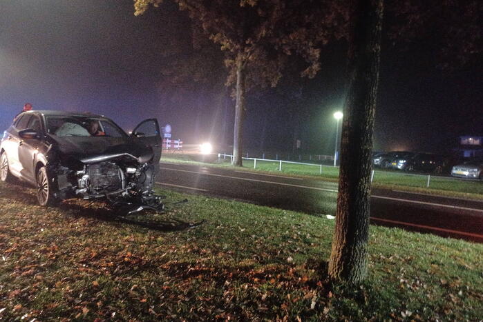 Veel schade bij ongeval tussen twee auto's