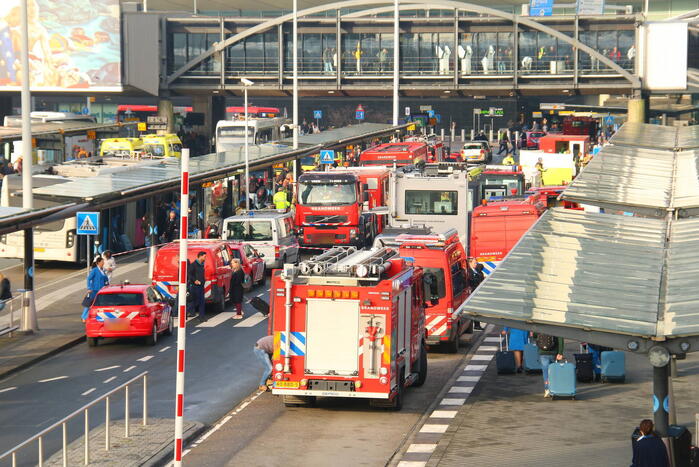 Schiphol Plaza ontruimd door incident met gevaarlijke stoffen