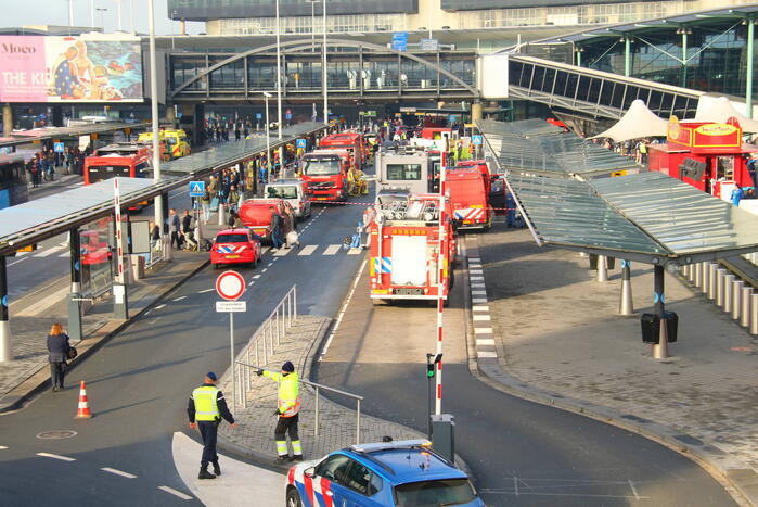Schiphol Plaza ontruimd door incident met gevaarlijke stoffen