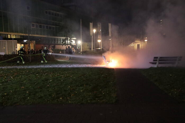 Gasfles ontploft en vliegt in brand