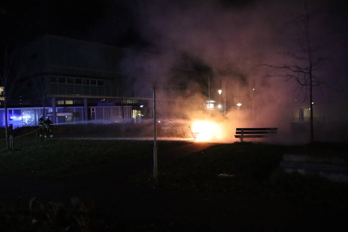 Gasfles ontploft en vliegt in brand