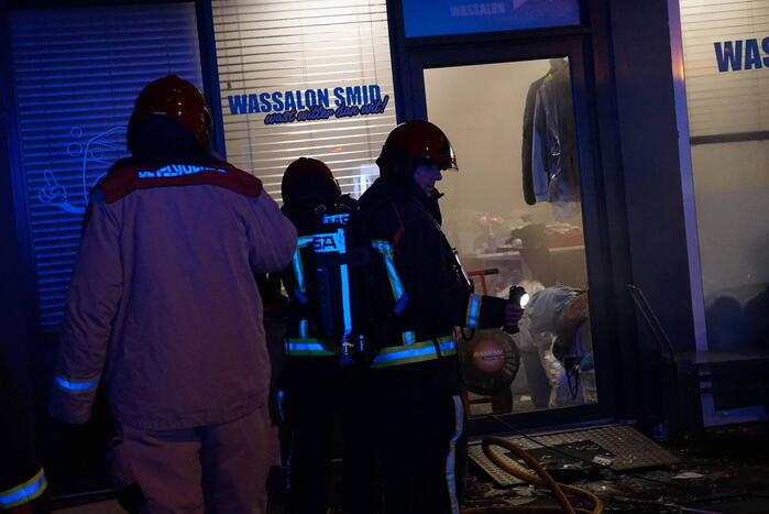 Veel rookontwikkeling bij brand in wasserette