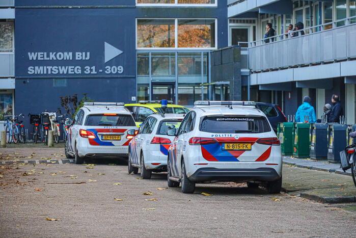 Gewonden bij steekpartij in flatwoning