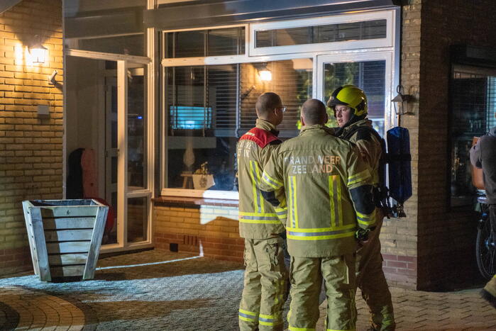 Woning vol rook door vergeten eten in oven