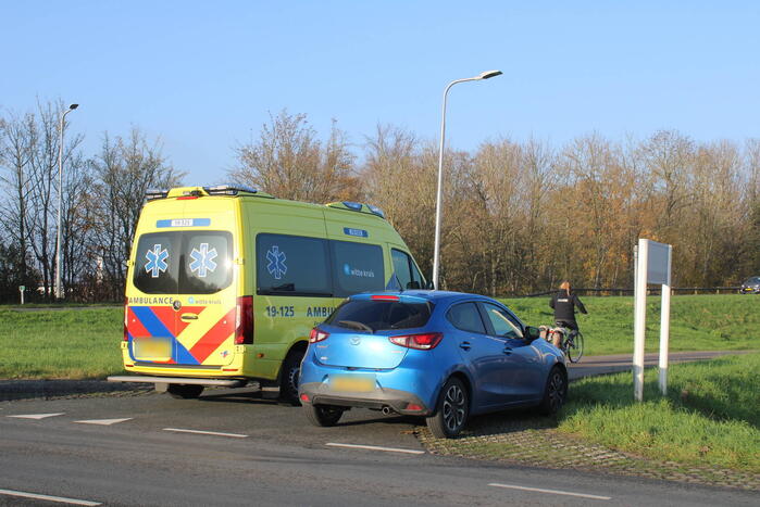 Fietser gewond bij botsing met auto