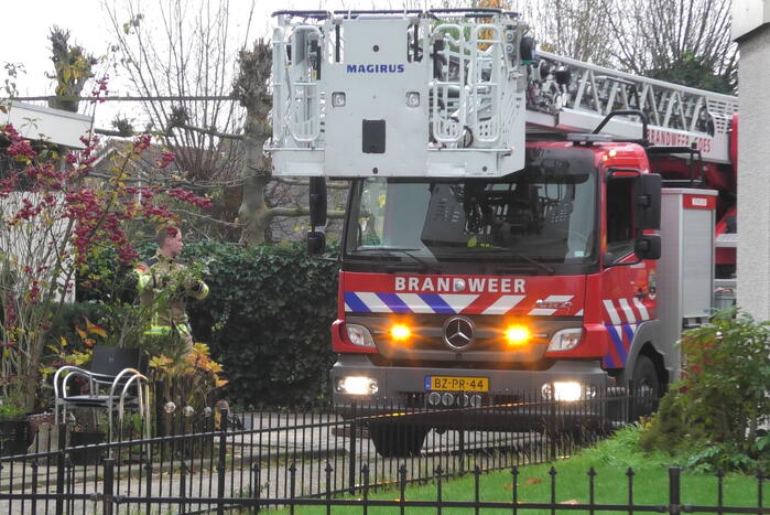 Brand in schoorsteen hoekwoning