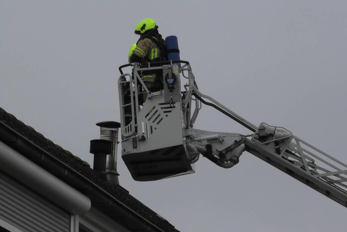 Brand in schoorsteen hoekwoning