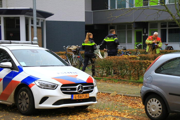 Bewoner raakt onwel in flatwoning