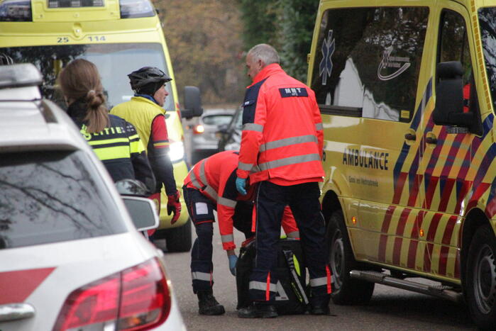 Wielrenner ernstig gewond na val