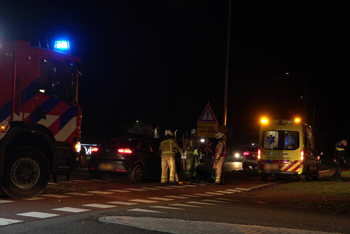 Veel schade na ongeval tussen twee voertuigen