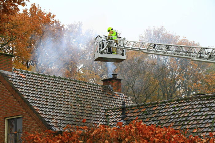 Veel rookontwikkeling door schoorsteenbrand