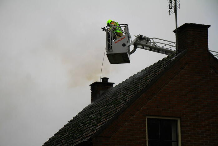 Veel rookontwikkeling door schoorsteenbrand