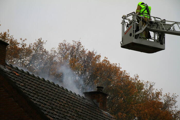 Veel rookontwikkeling door schoorsteenbrand
