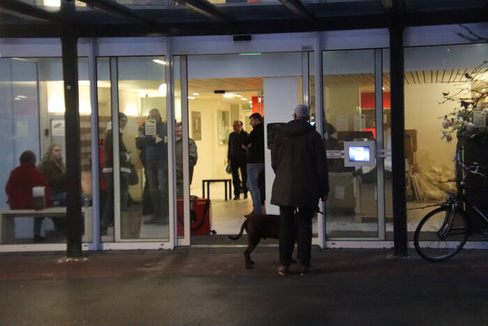 Flat deels ontruimd na gaslucht