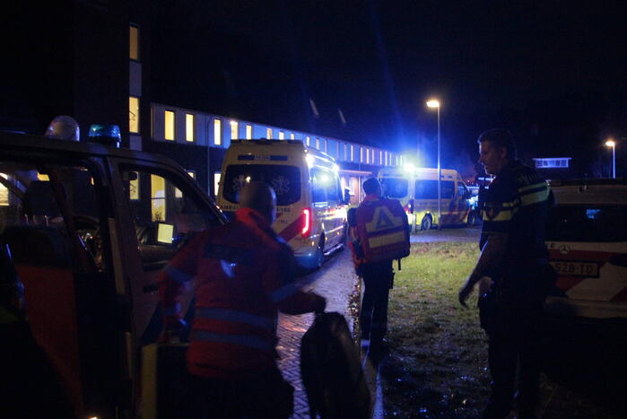 Traumahelikopter landt voor incident in woning, baby overleden