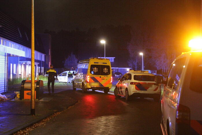 Traumahelikopter landt voor incident in woning, baby overleden