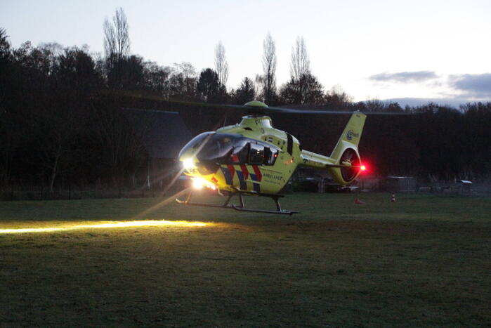 Traumahelikopter landt voor incident in woning, baby overleden