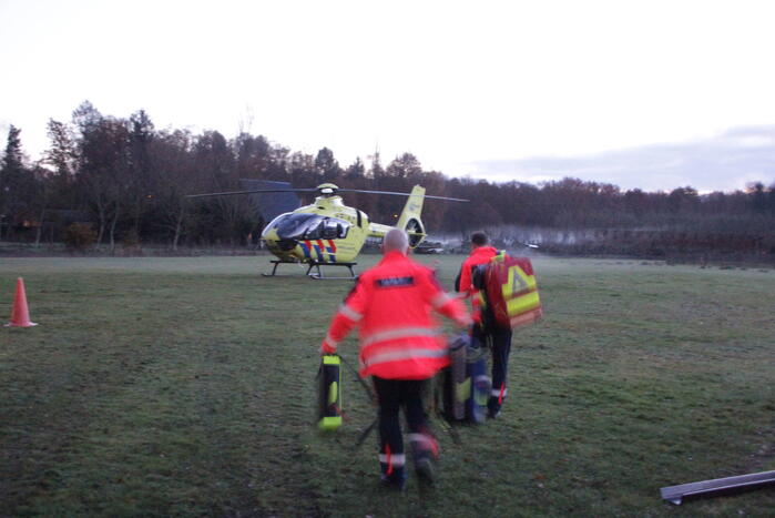 Traumahelikopter landt voor incident in woning, baby overleden