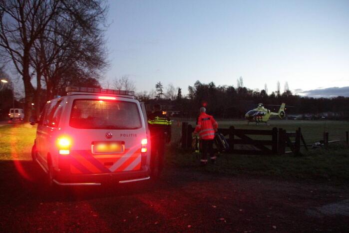 Traumahelikopter landt voor incident in woning, baby overleden