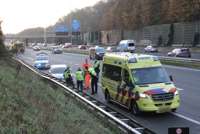 Auto beschadigd na botsing tegen vrachtwagen