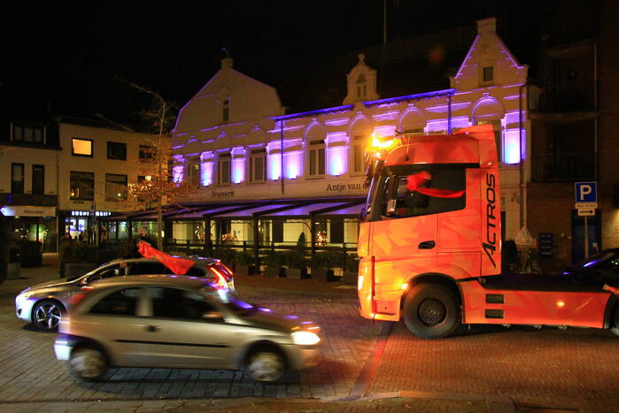 Feestende Marokko supporters na zege op Spanje